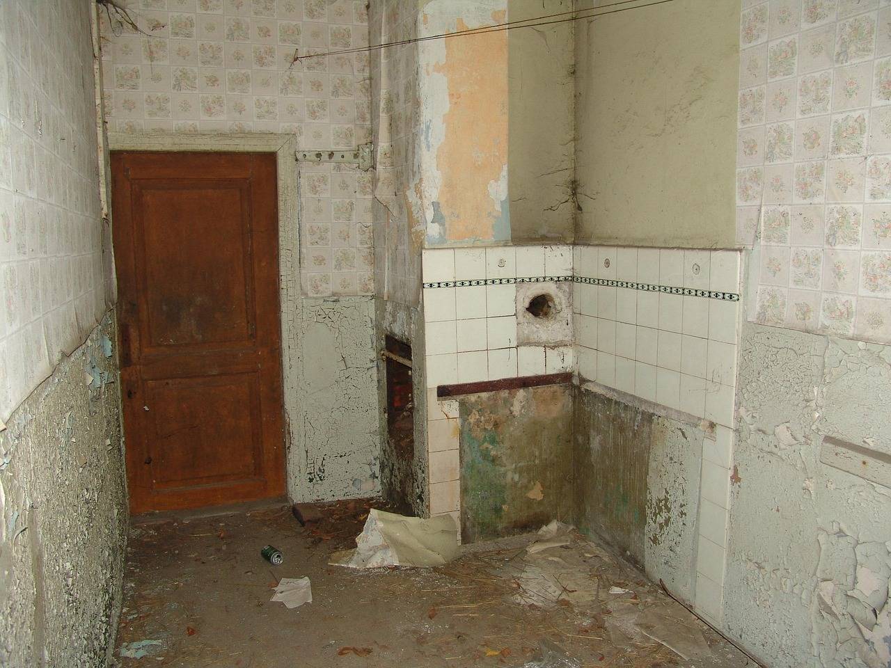 Jak zrobić izolację fundamentu w starym domu?